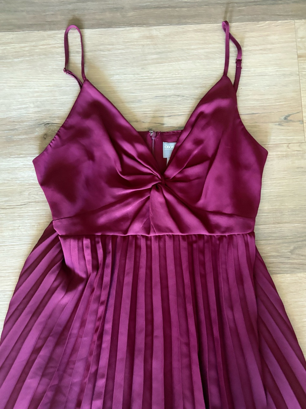 ASOS Pleated Midi Dress with Twist Front Detail in Plum size 12 - Picture 3 of 8